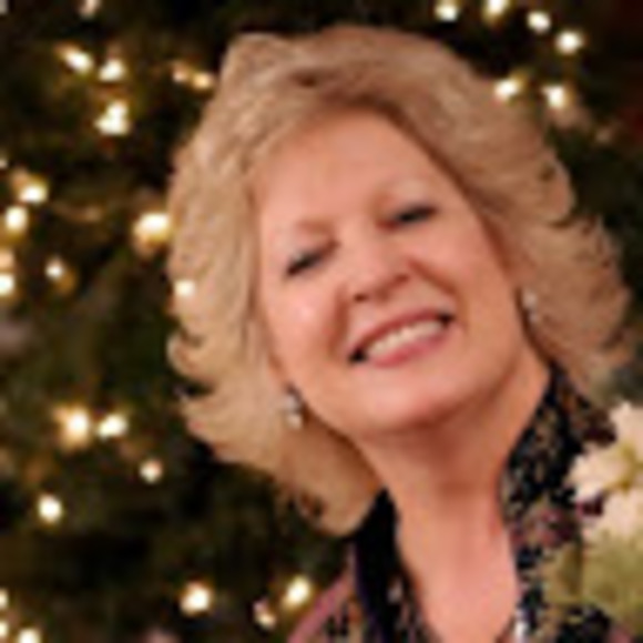 Meet your Posher, Jennifer - Picture 1 of 1